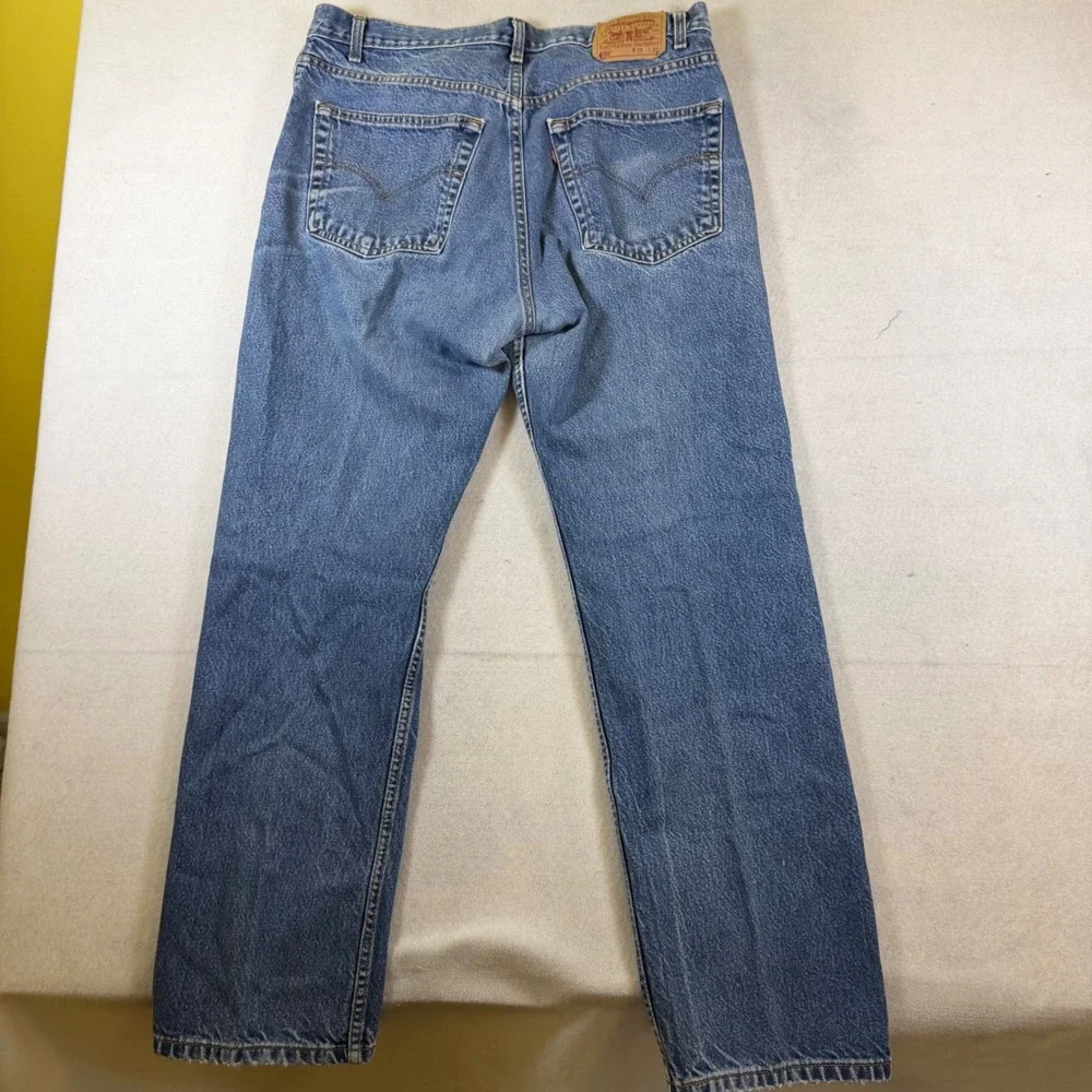Levis 505 Regular Fit Straight Leg Jeans Mens 38x32 Medium Wash Blue Denim